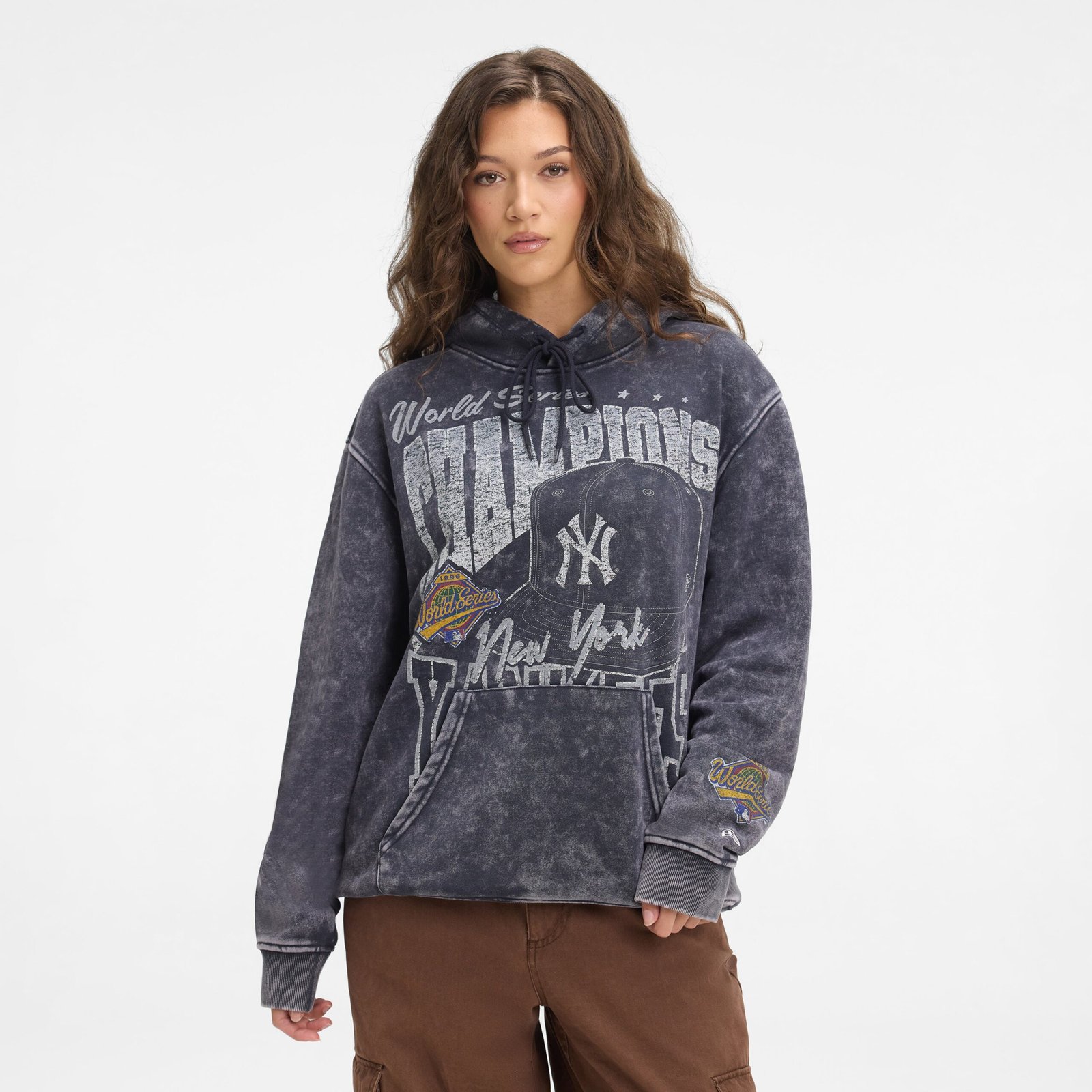 New York Knicks Sport Classics Washed Hoodie - Image 2