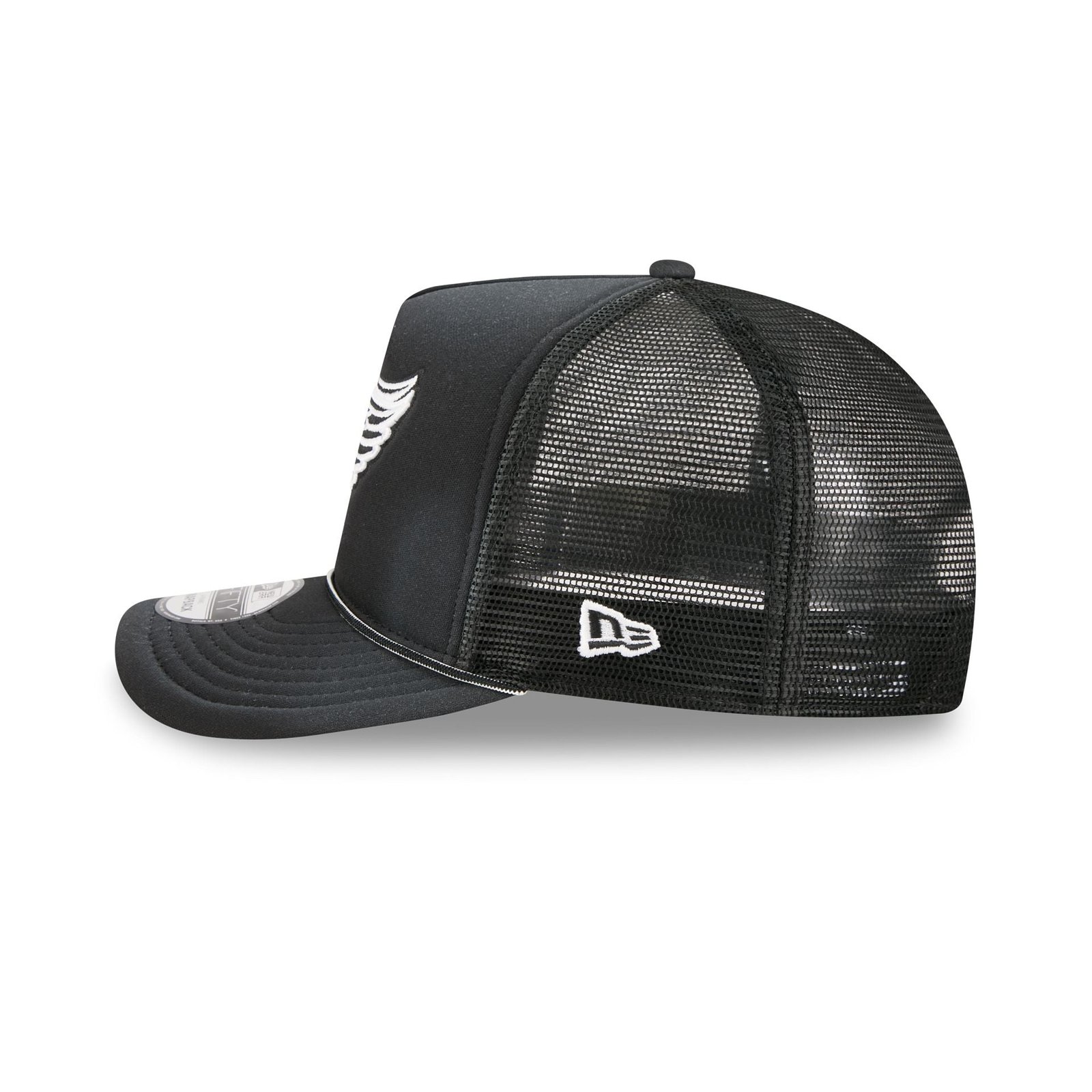 Detroit Red Wings Washed Black 9FIFTY A-Frame Trucker Hat - Image 4