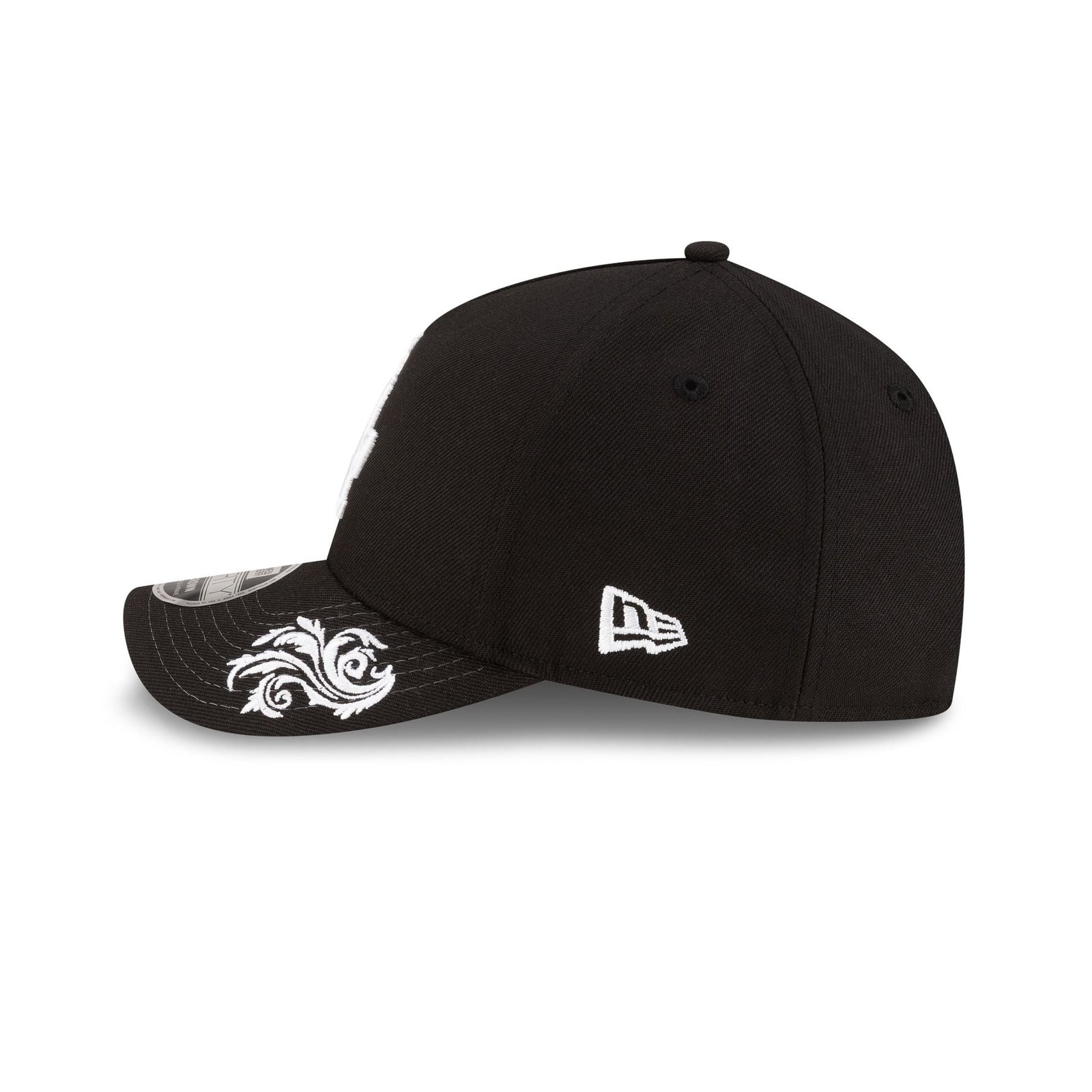 Los Angeles Dodgers Script Black and White 9FORTY M-Crown A-Frame Snapback Hat - Image 5